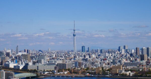 東京スカイツリーと都市風景
