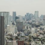 FOMC前後のCFDトレード戦略 ─ 過去10回のデータで分析 東京の都市風景