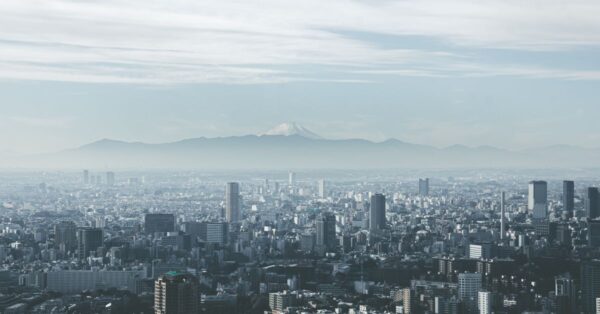 東京の街と富士山